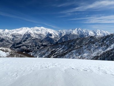 白山と別山を望む（鉢伏山から）