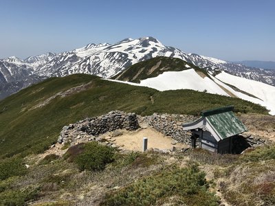 別山山頂から白山を望む