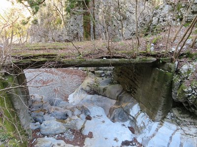 最後の権現谷林道への橋　怖いですね
