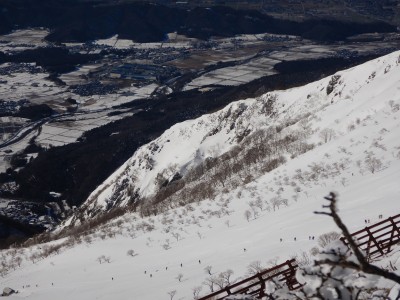 人が列をなし登ってる～ここから見ると蟻みたい