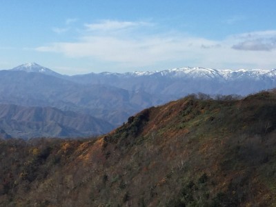 左が燧ケ岳で右が会津駒ケ岳