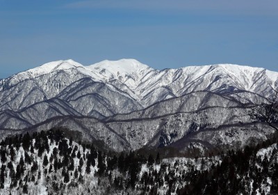 能郷白山とイソクラ、前山