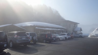 P2262806.jpg (344.11 KiB) 閲覧された回数 9577 回 朝の余呉湖観光館駐車場