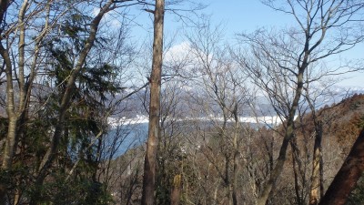 P2262825.jpg (799.22 KiB) 閲覧された回数 9564 回 右手に余呉湖を見下ろしながら