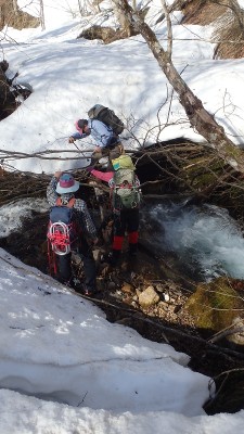 P4023290.jpg (380.49 KiB) 閲覧された回数 5078 回 まずは渡渉