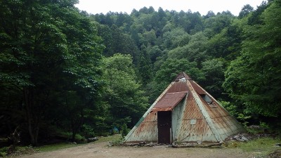 P6252445.jpg (395.67 KiB) 閲覧された回数 4068 回 シンボルの建物