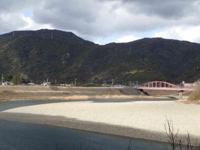 日置川と田野井集落