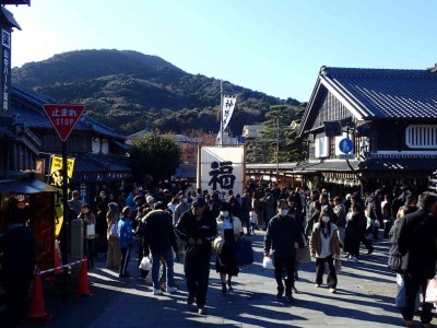 P1010052.jpg (85.35 KiB) 閲覧された回数 2943 回 赤福本店付近