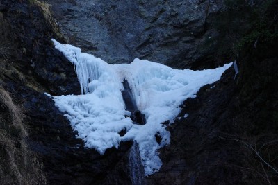 IMGP0519.JPG (133.18 KiB) 閲覧された回数 3819 回 残り氷瀑