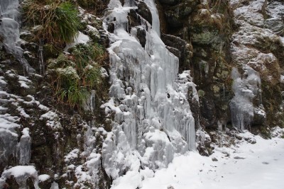 IMGP0900.JPG (198.04 KiB) 閲覧された回数 6766 回 何時もの氷柱