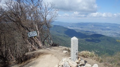 P5080051.jpg (167.56 KiB) 閲覧された回数 3069 回 山頂広場