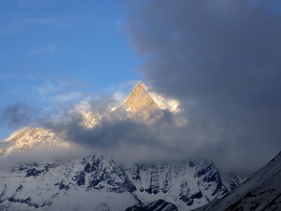 P5064002.jpg (80.27 KiB) 閲覧された回数 3221 回 夕日を浴びるマチャプチャレ