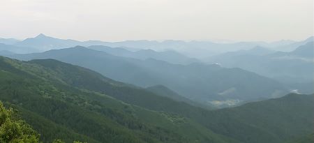 山頂からの山々s.JPG