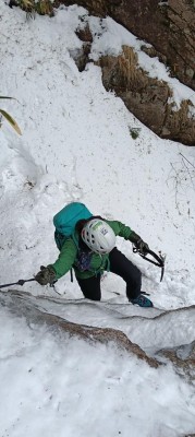 tmp_imgresize (1).jpg (100.25 KiB) 閲覧された回数 612 回 コウモリ滝は雪少なめ