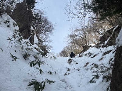 tmp_imgresize (3).jpg (219.87 KiB) 閲覧された回数 619 回 前尾根に這い上がる