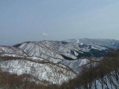 ブンゲン方面　真ん中が奥伊吹スキー場