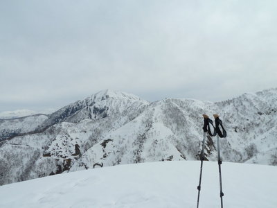 持篭谷山からの荒島岳